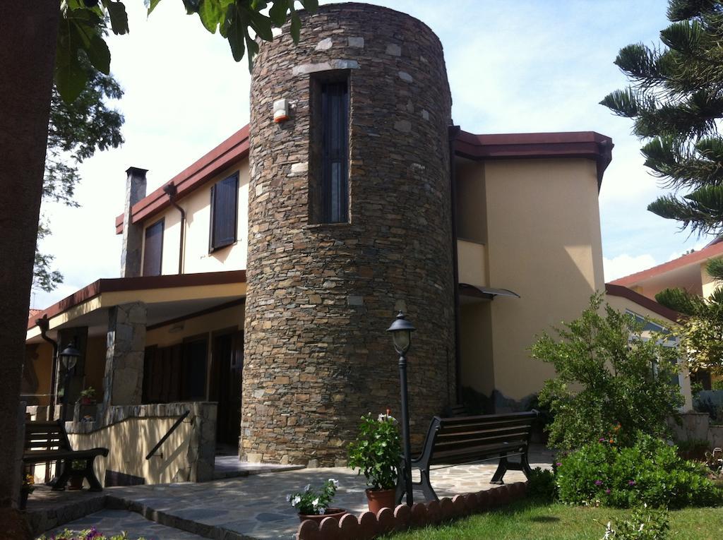 B&B Hibiscus Capoterra Dış mekan fotoğraf